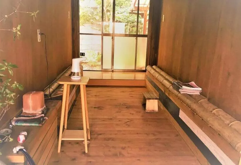 ペンション Guest House Oku
