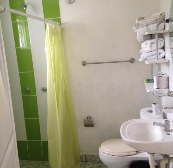 פנסיון Hostal Makea Pachuca