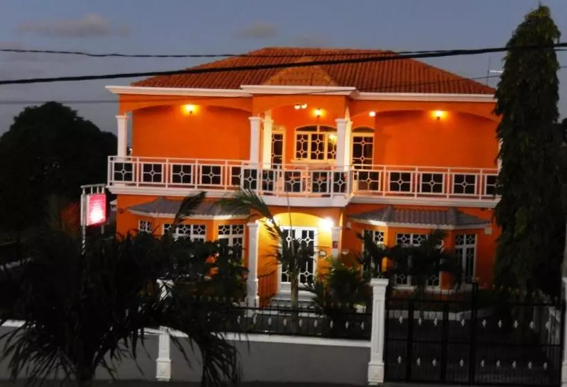 پانسیون La Mirage Residence Guest House