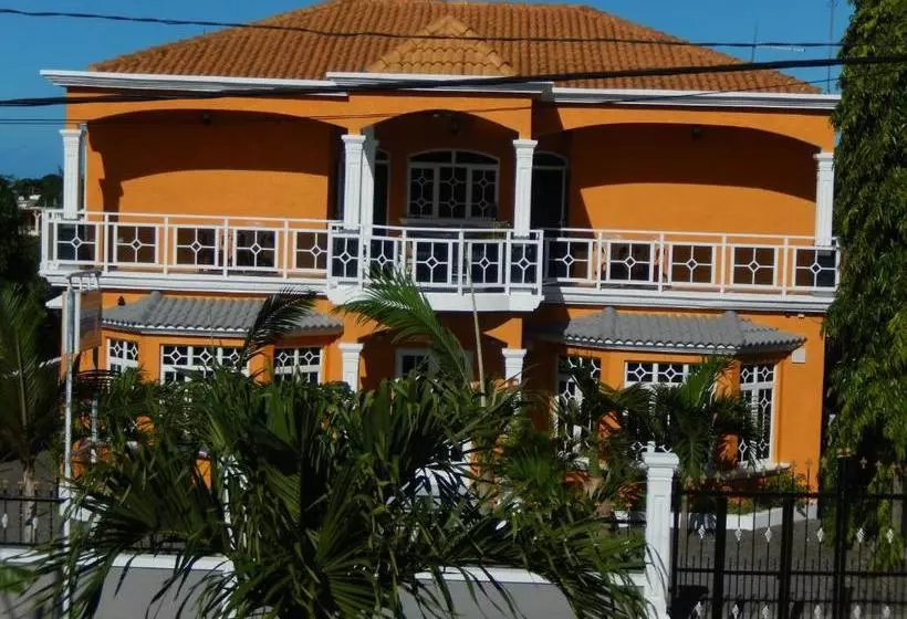 پانسیون La Mirage Residence Guest House