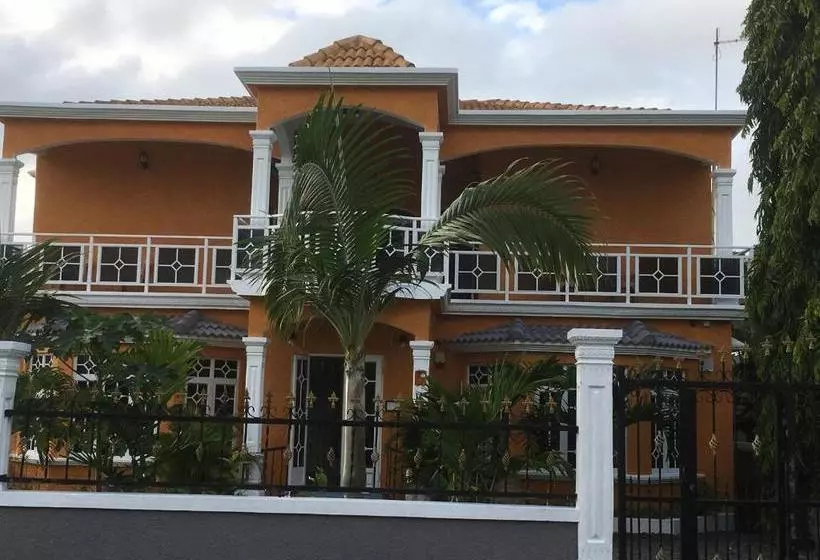 پانسیون La Mirage Residence Guest House
