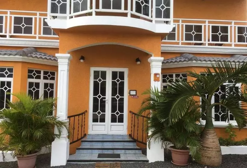 پانسیون La Mirage Residence Guest House
