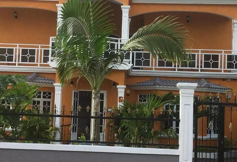 پانسیون La Mirage Residence Guest House