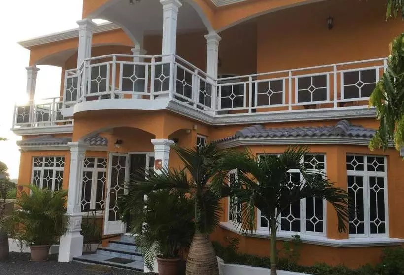 پانسیون La Mirage Residence Guest House