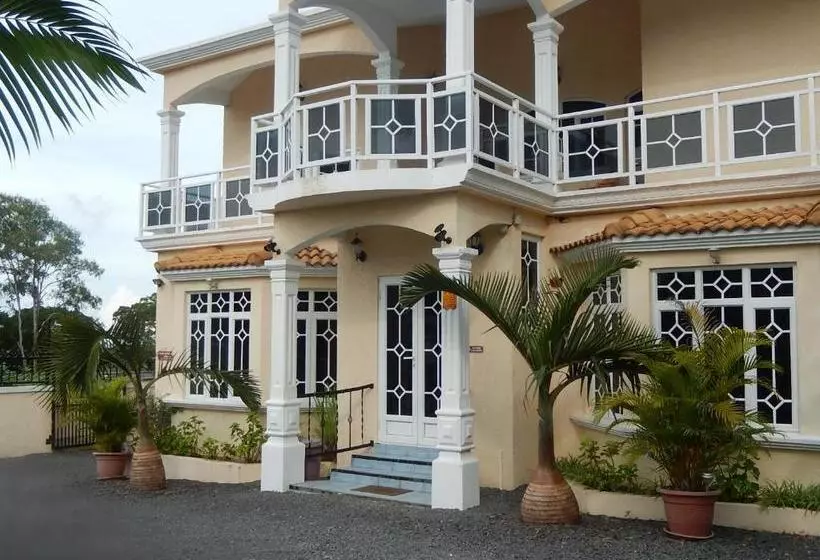 پانسیون La Mirage Residence Guest House