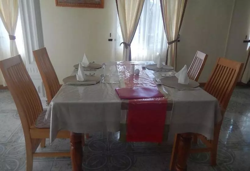 پانسیون La Mirage Residence Guest House