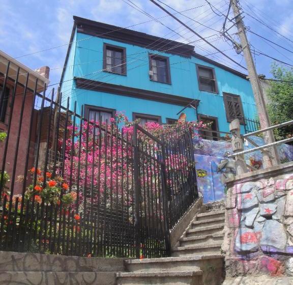 پانسیون The Travelling Chile