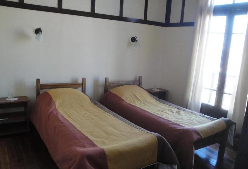 پانسیون The Travelling Chile