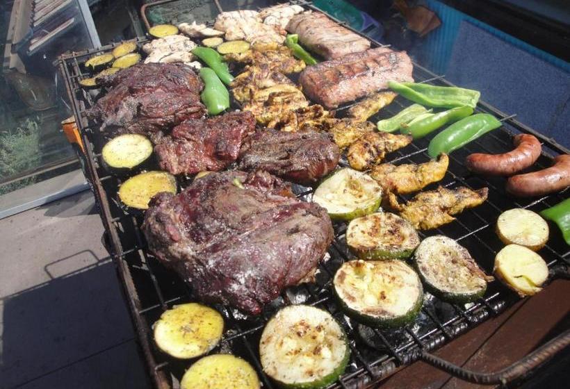 پانسیون The Travelling Chile