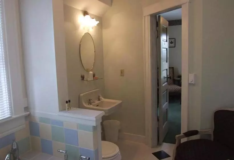 Retkeilymaja Glenacres Historic Inn