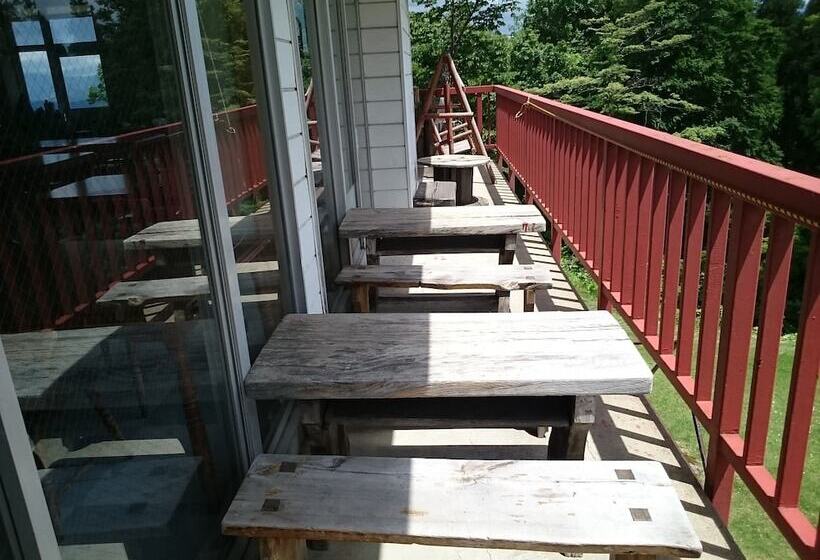 بنسيون Edelweiss Akakura