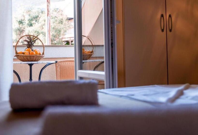 پانسیون Guest House S Lux