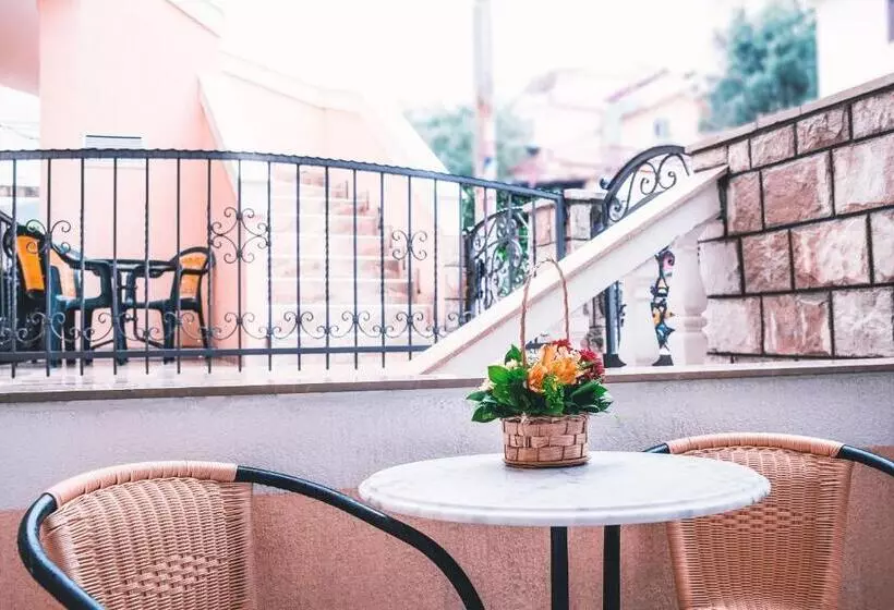 پانسیون Guest House S Lux