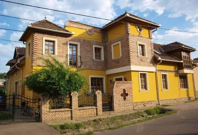 پانسیون Krisztina Vendégház