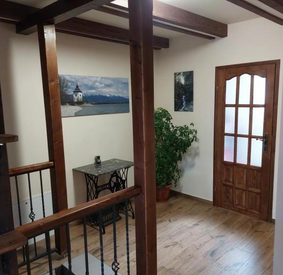 بنسيون Privat Lena