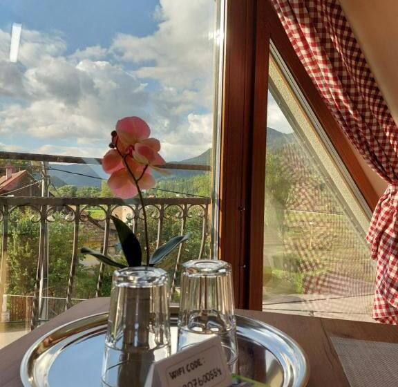 بنسيون Privat Lena