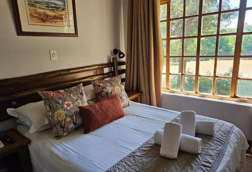 Hotelli Riverside Lodge & Conference Center