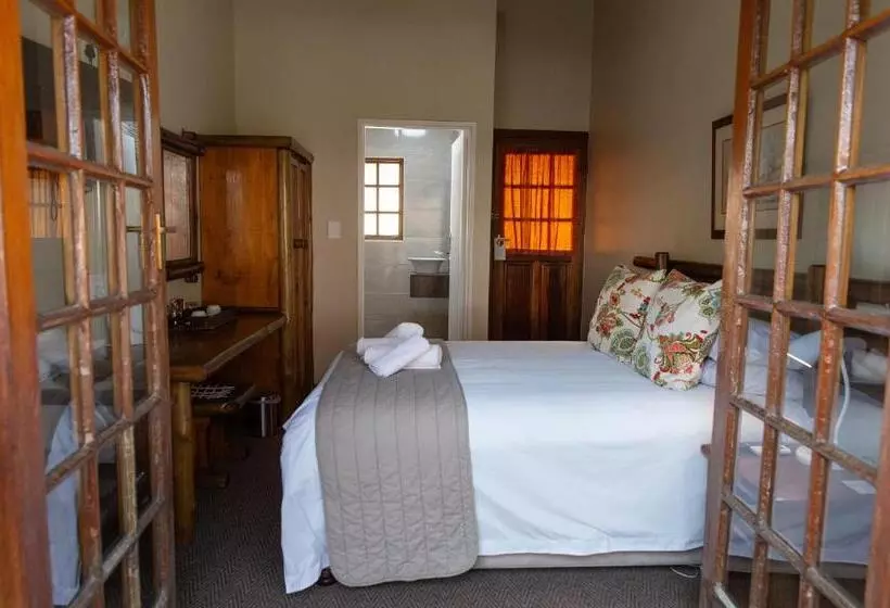 Hotelli Riverside Lodge & Conference Center