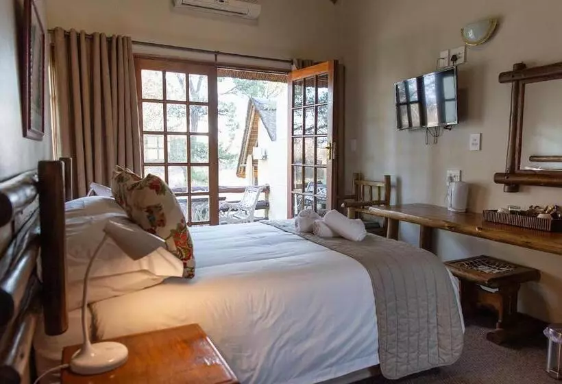 Hotelli Riverside Lodge & Conference Center