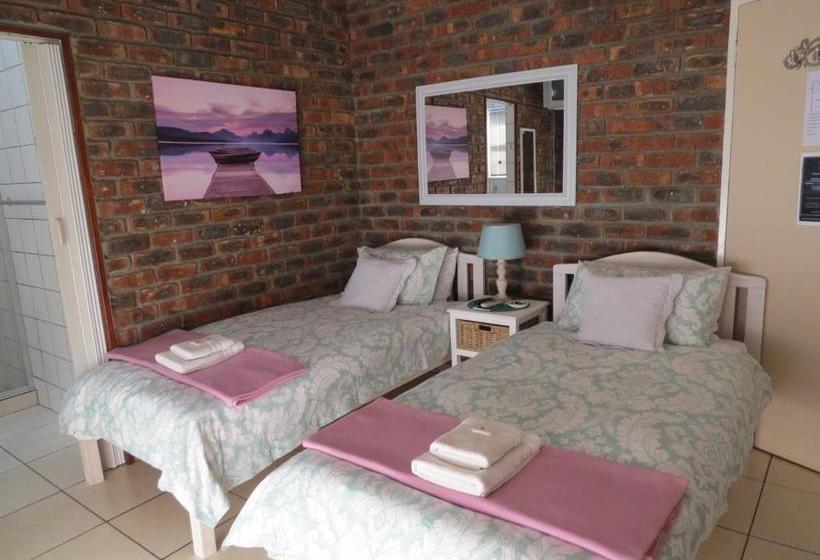 פנסיון Coral Tree Guest Rooms