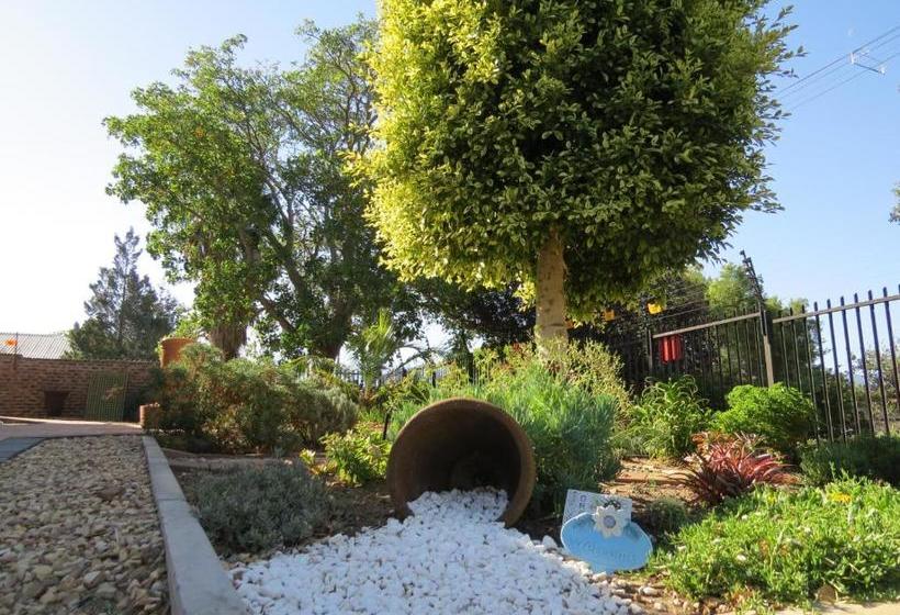 פנסיון Coral Tree Guest Rooms