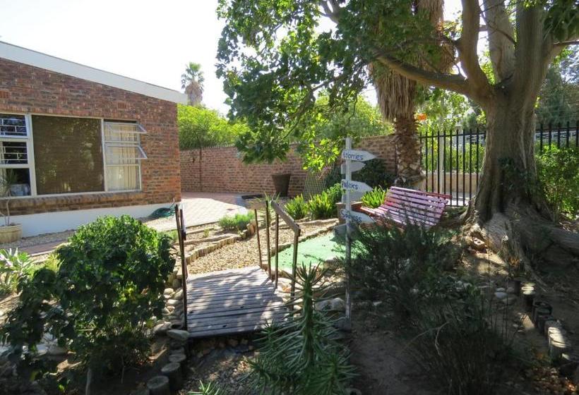 פנסיון Coral Tree Guest Rooms