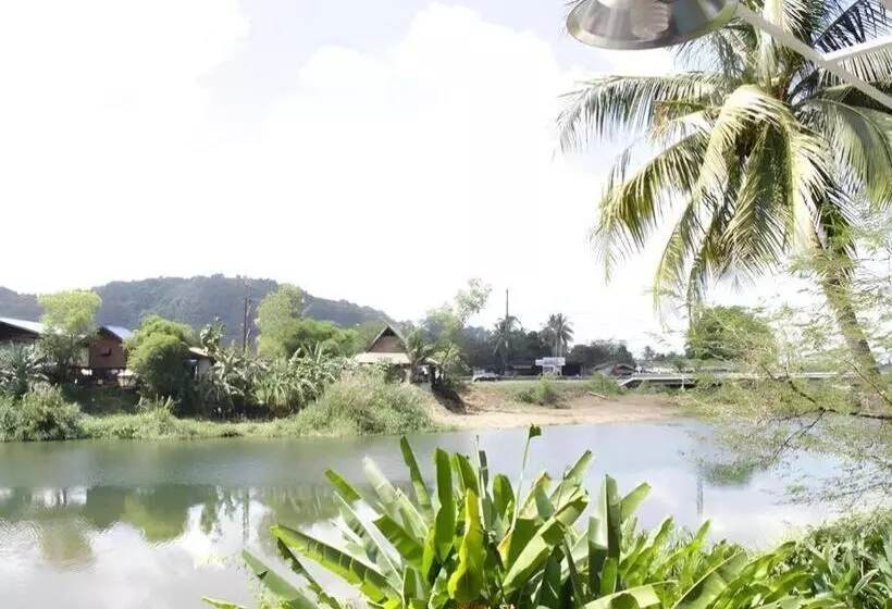 پانسیون Rommai Rimnaam Resort