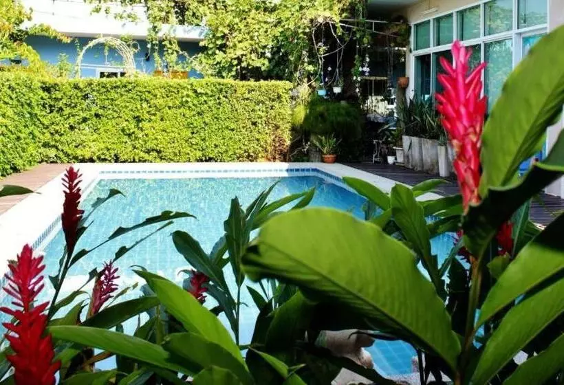 پانسیون Rommai Rimnaam Resort