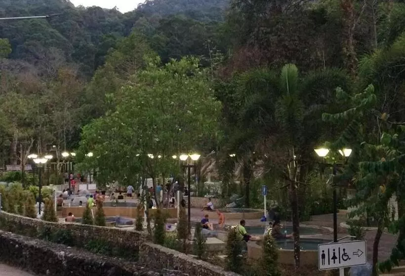 پانسیون Rommai Rimnaam Resort