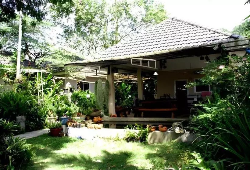 پانسیون Rommai Rimnaam Resort