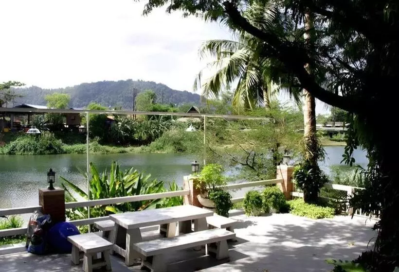 پانسیون Rommai Rimnaam Resort