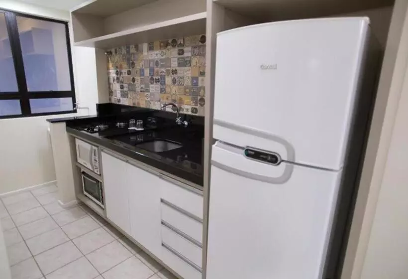 Le Village Distributed By Intercity