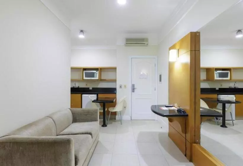 Le Village Distributed By Intercity