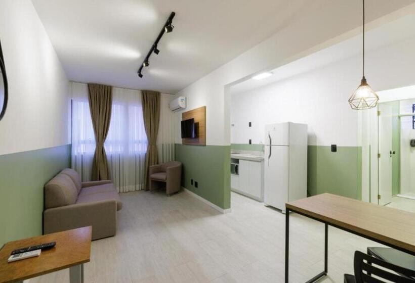 Le Village Distributed By Intercity