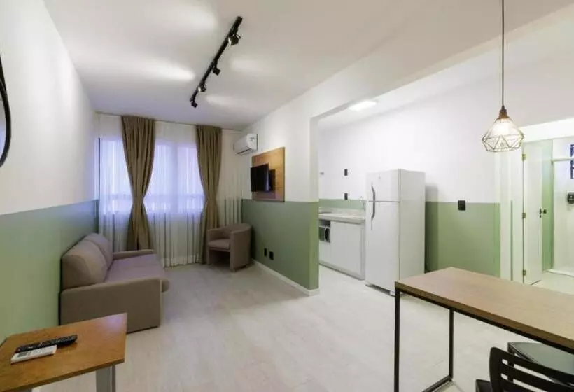 Le Village Distributed By Intercity