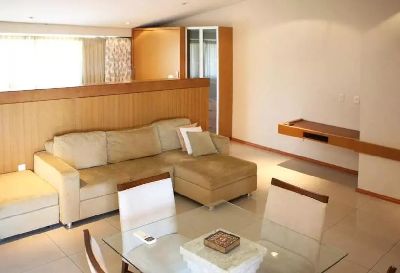 Le Village Distributed By Intercity