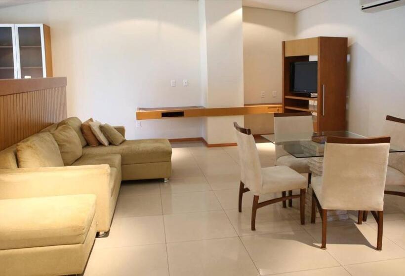 Le Village Distributed By Intercity