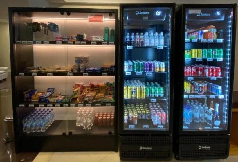 Le Village Distributed By Intercity