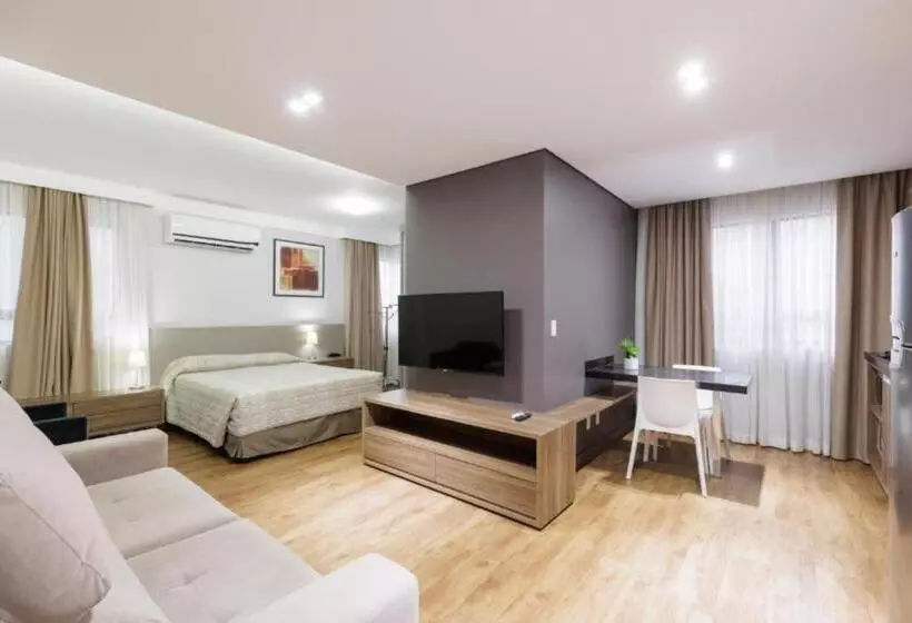 Le Village Distributed By Intercity