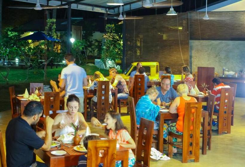 Oreeka   Katunayake Airport Transit Hotels