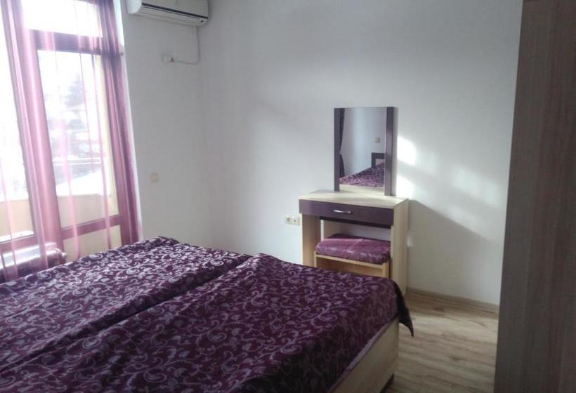 פנסיון Family Hotel Relaxa