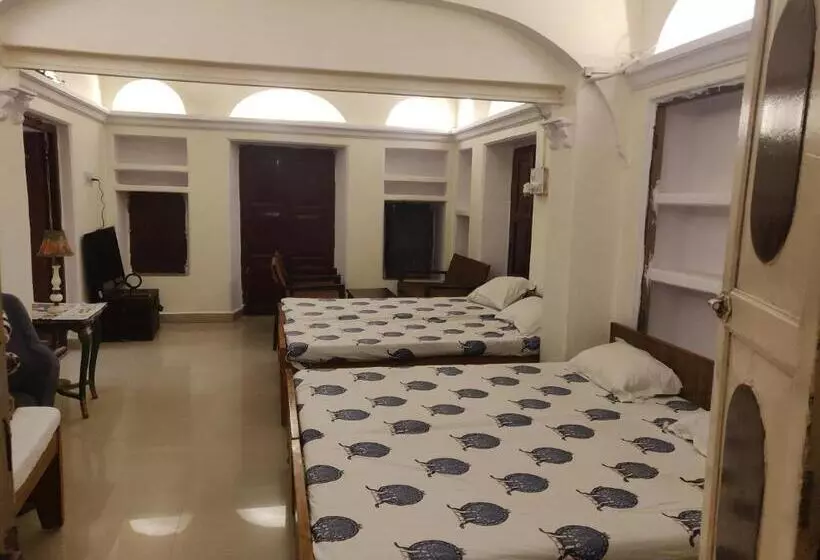 Majatalo Natraj Guest House
