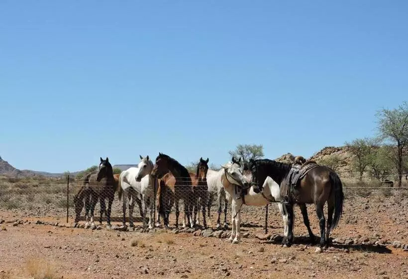 هتل Savanna Guest Farm