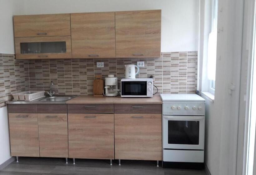 펜션 Avar Vendégház