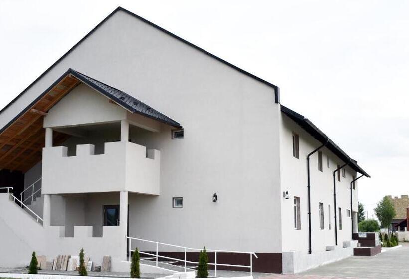 פנסיון Royal Castle