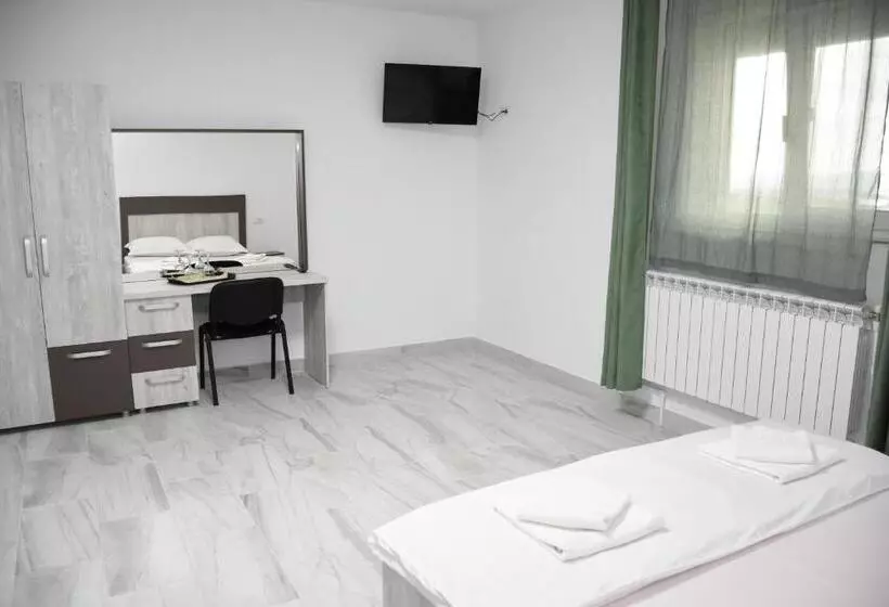 Majatalo Royal Castle