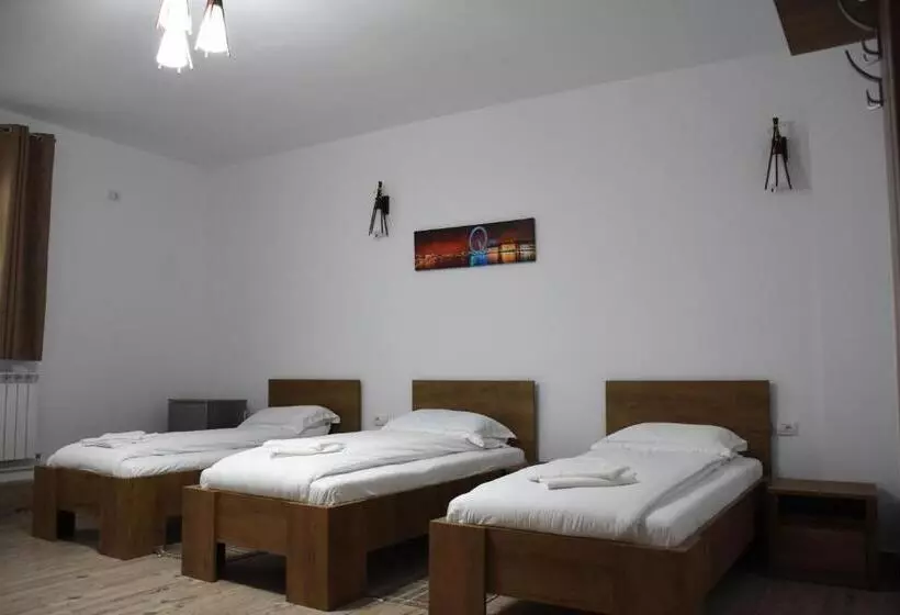 Majatalo Royal Castle