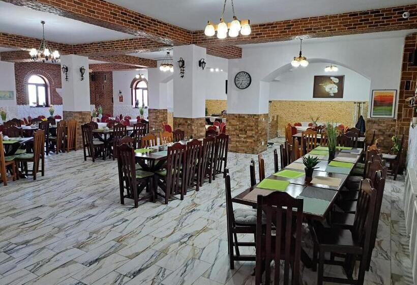 פנסיון Royal Castle