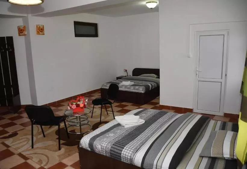 Majatalo Royal Castle