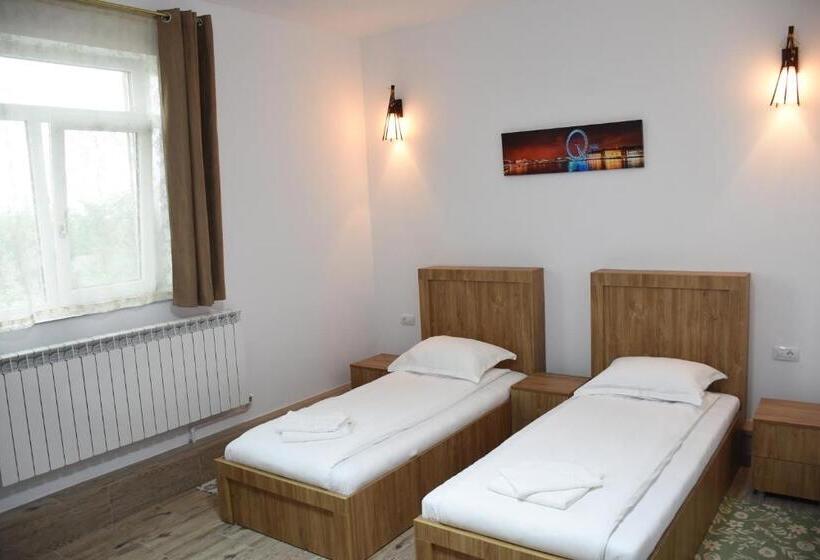 פנסיון Royal Castle